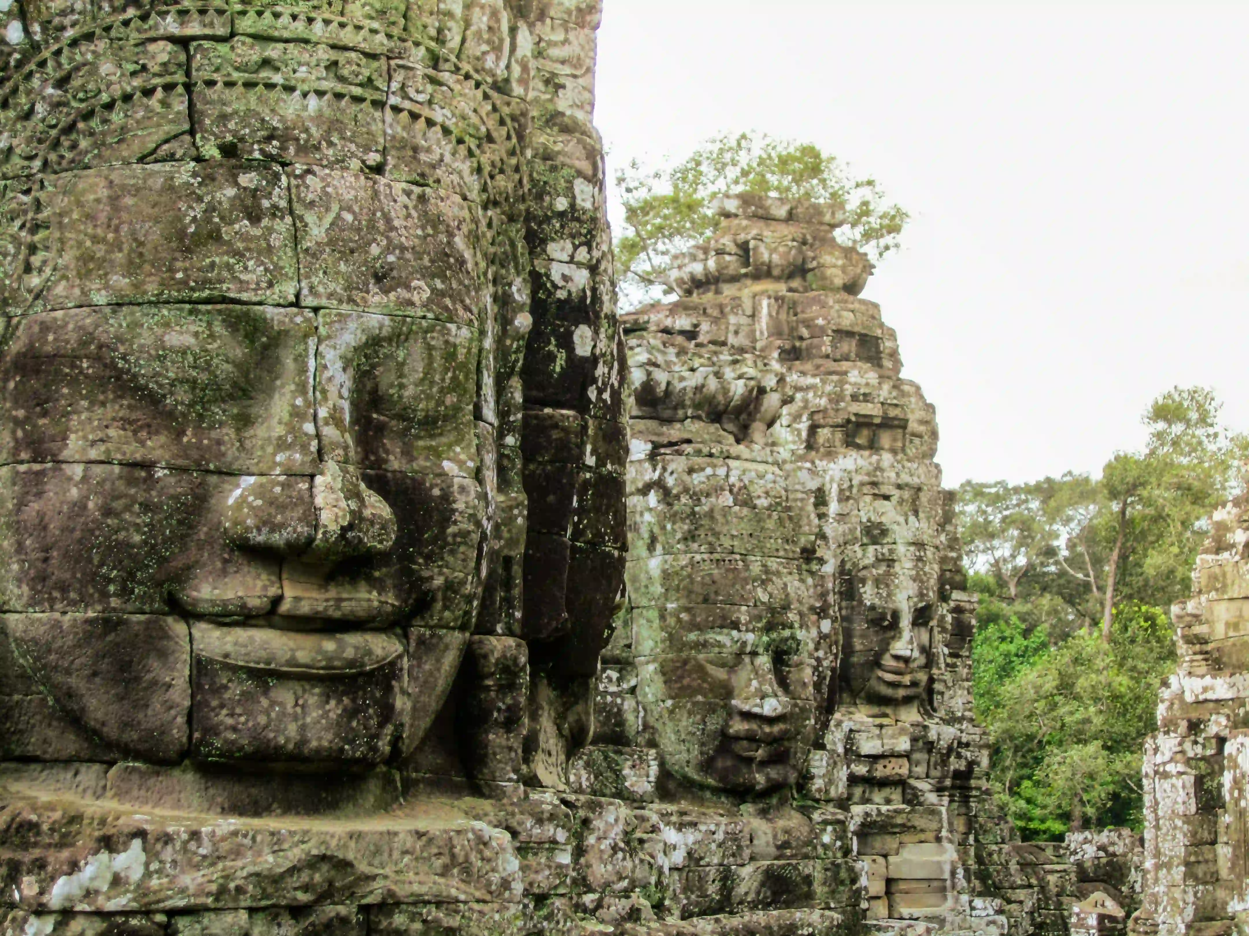 Bayon_Temple_Serva_Travel