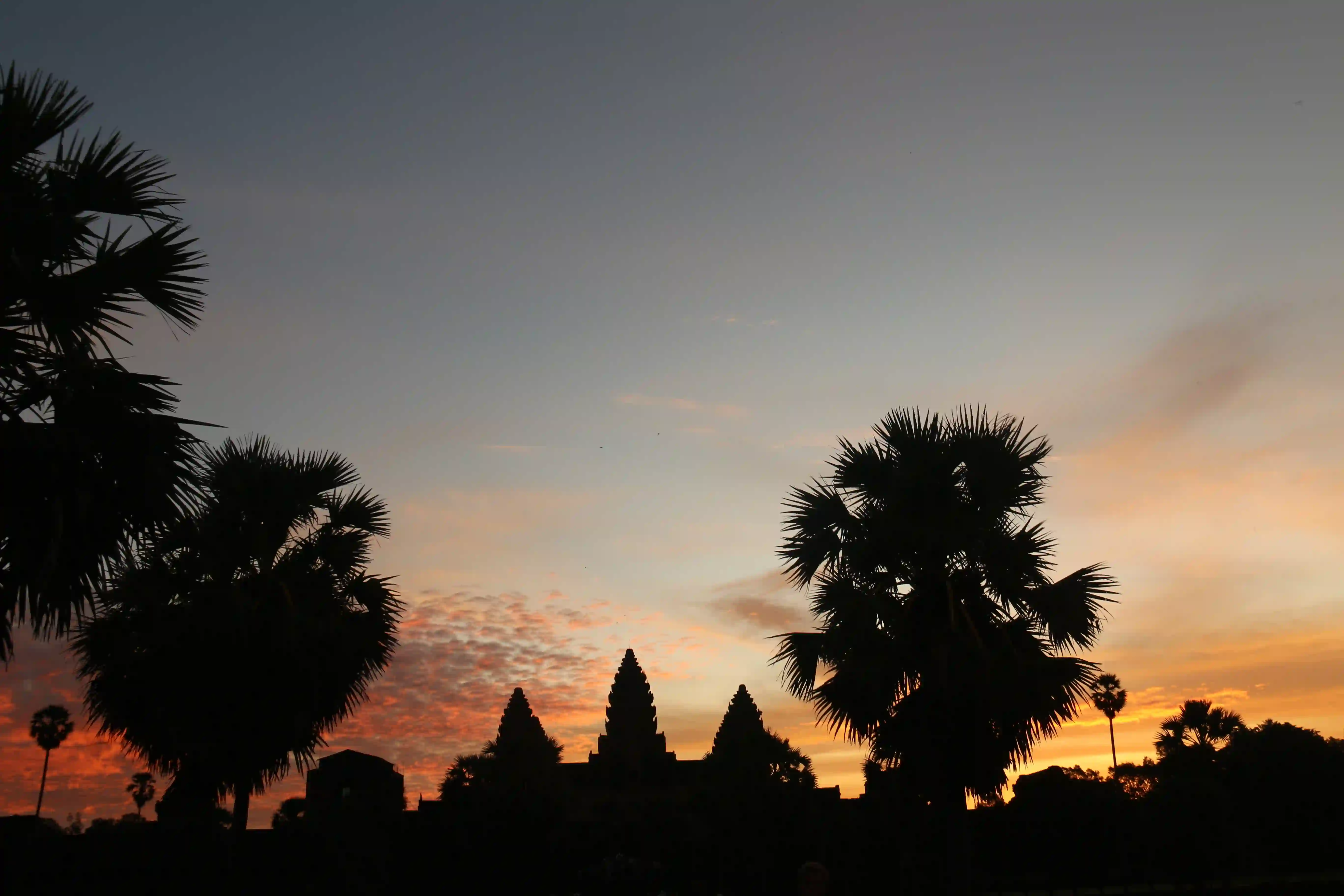 Sunrise_Angkor_Wat_Serva_Travel